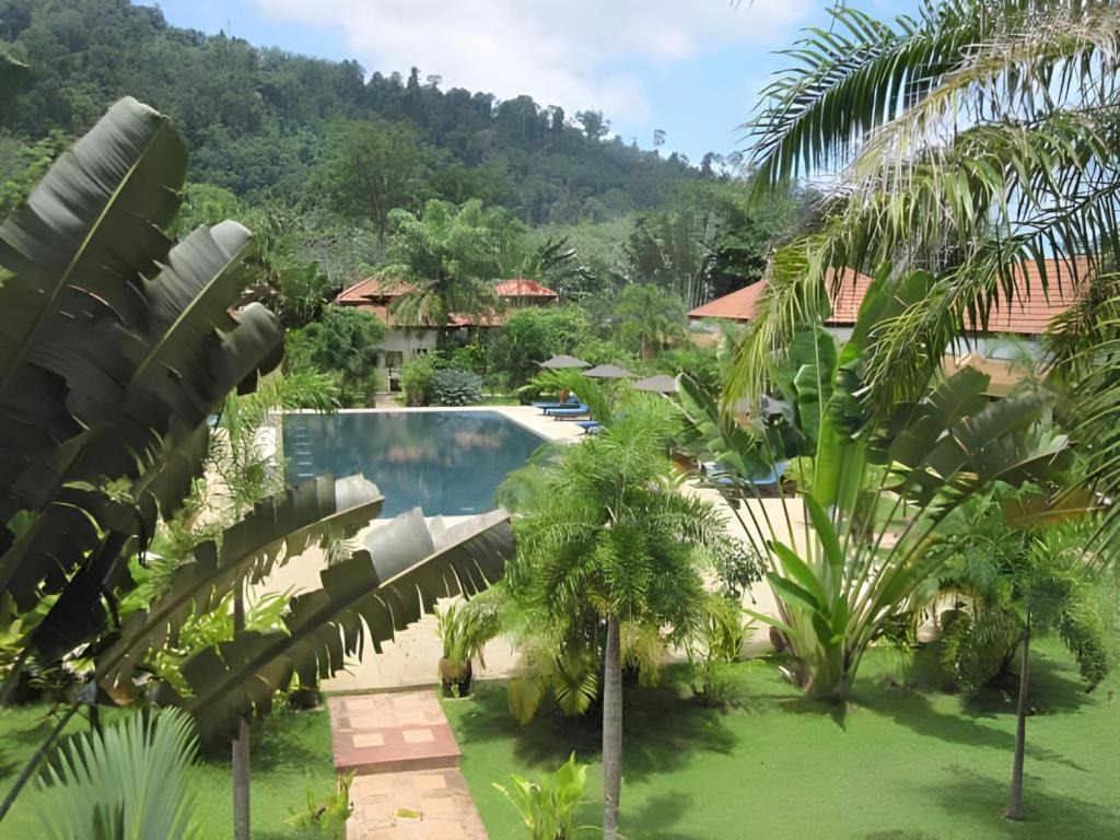 Khaolak Palm Hill Resort Khao Lak Eksteriør billede